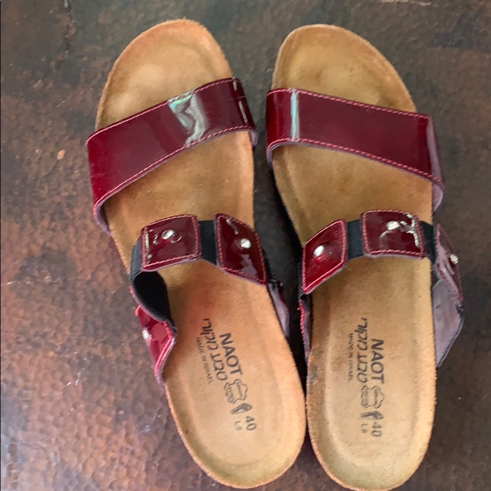 Naot burgundy slides size 9/40